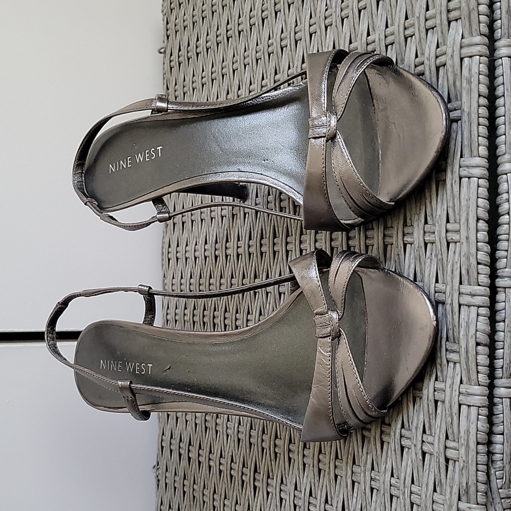 Nine west, Gunmetal gray medium heel